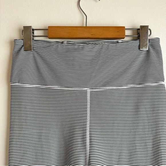 All Fenix White and Grey Striped Limitless High Rise Leggings Size Medium - Picture 5 of 8